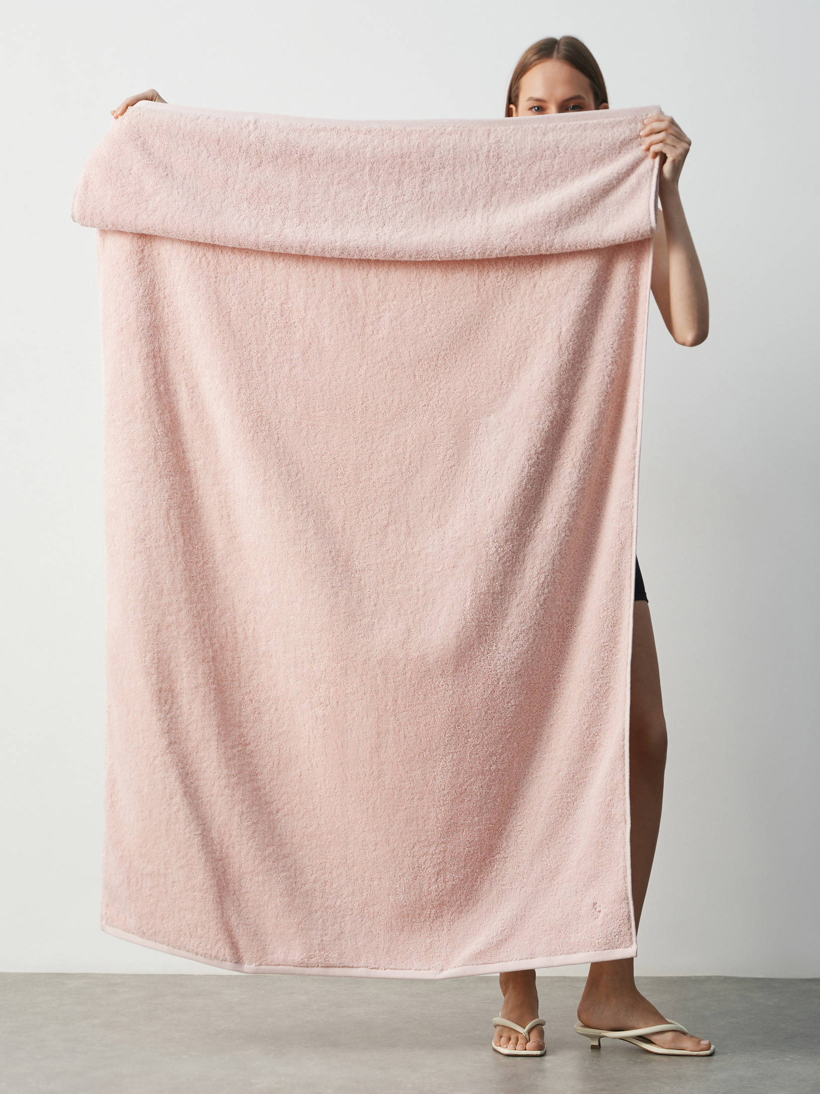 Махровое полотенце-покрывало 100x180 MAISON DAVID 4692386, бежево-розовый