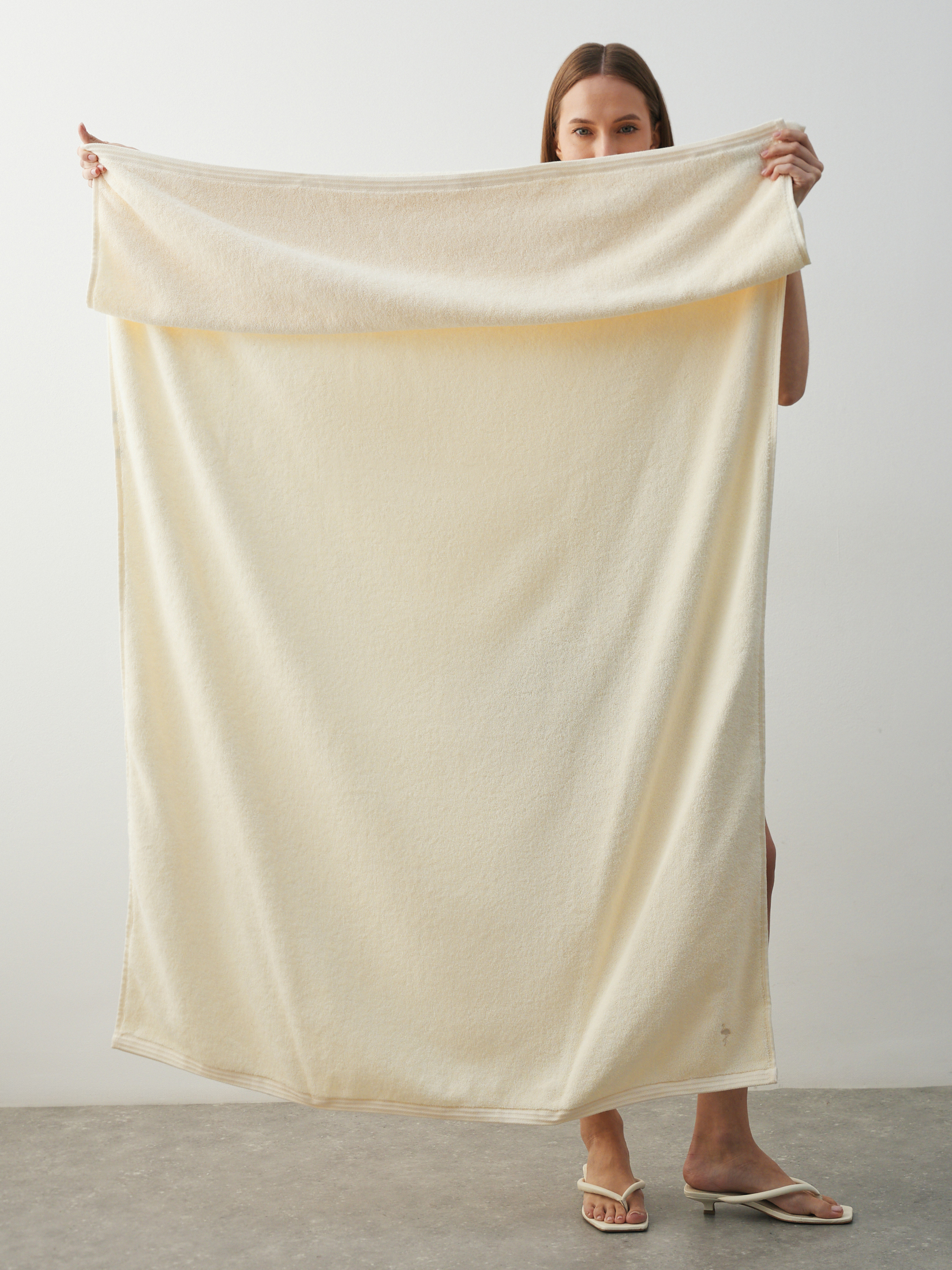 Махровое полотенце-покрывало 100x180 MAISON DAVID 4691279, молочно-бежевый