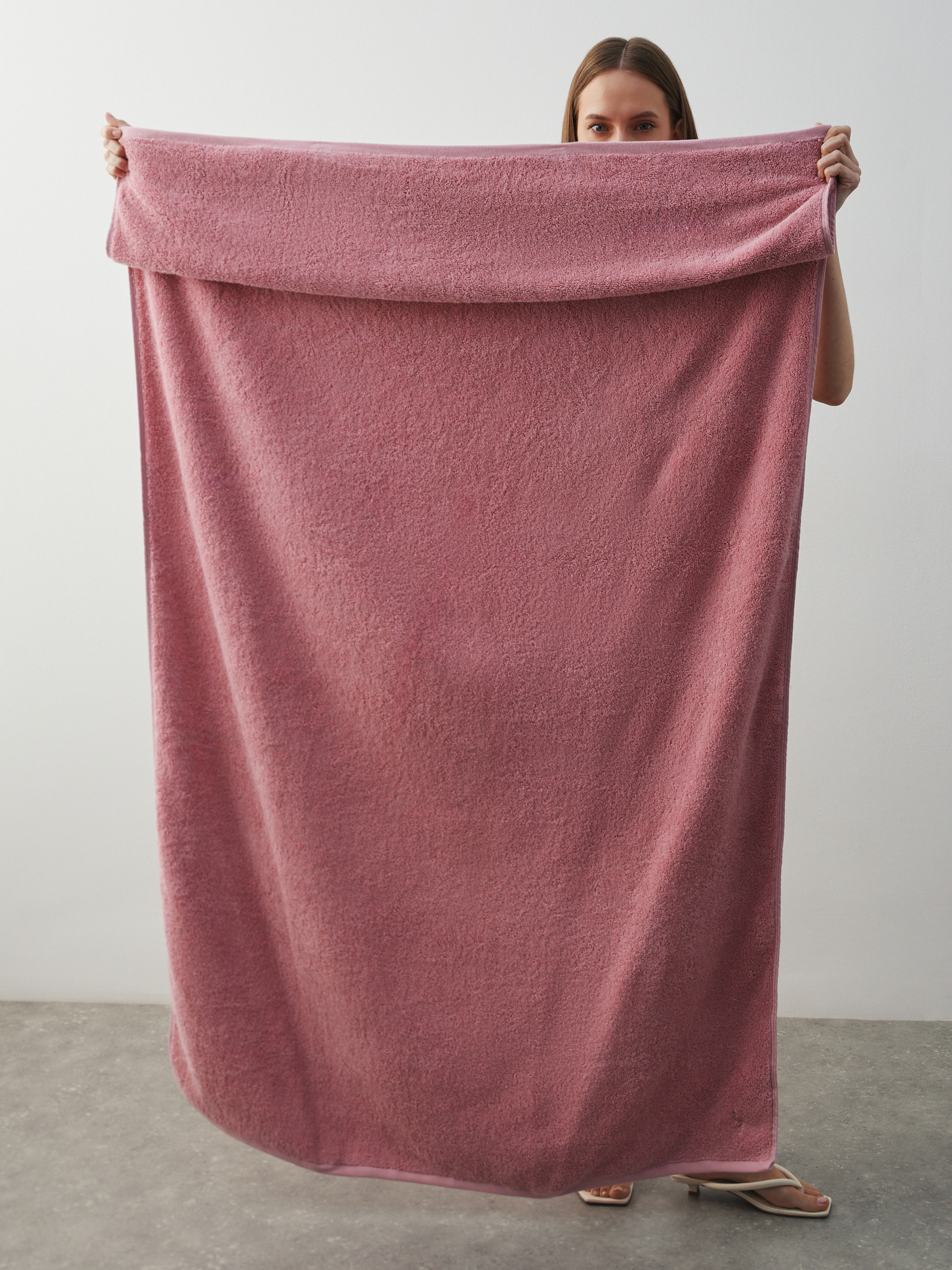 Махровое полотенце-покрывало 100x180 MAISON DAVID 4692380, пыльно-розовый