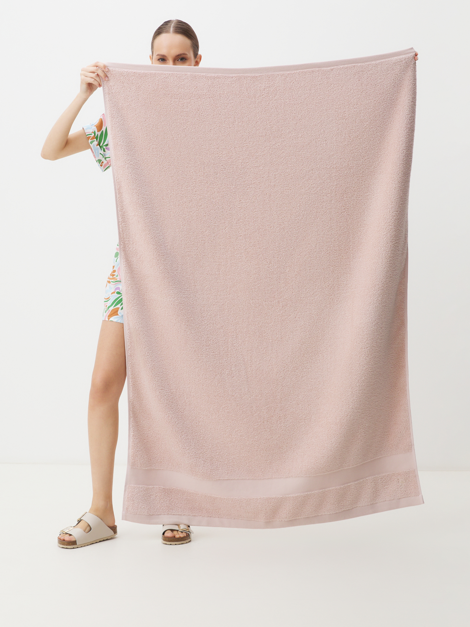 Махровое банное полотенце 100x150 MAISON DAVID 4285001, серо-розовый