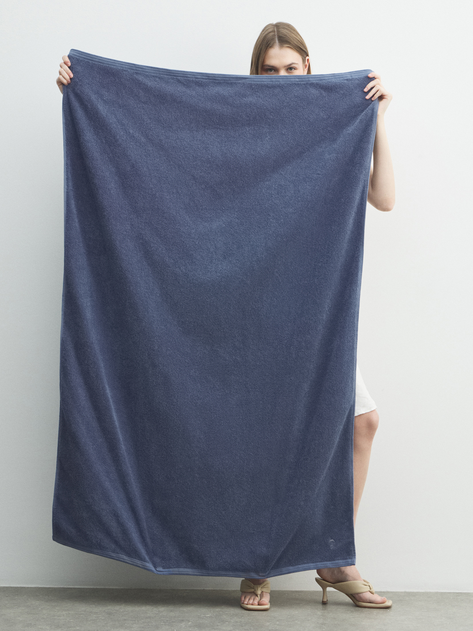 Махровое банное полотенце 100x150 MAISON DAVID 4691107, серо-синий