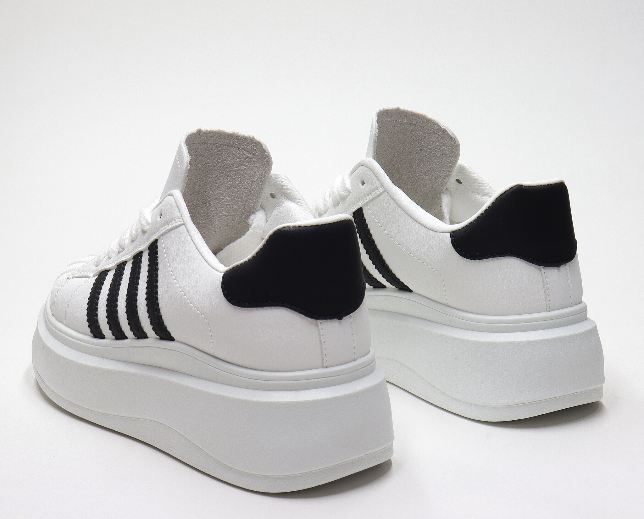 СКИДКА!Цена была 690р.Кроссовки (36-41)р. / шт. H3/3