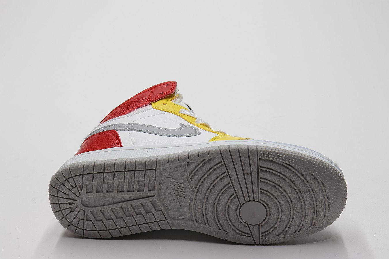 СКИДКА!Цена была 852р.Кроссовки (36-41)р. / шт. B21130-16