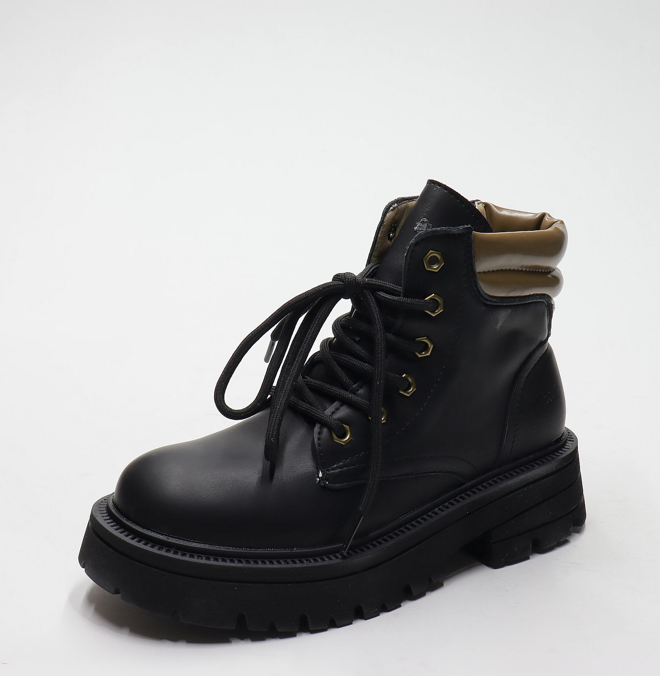 СКИДКА!Цена была 990р.Ботинки (36-41)р. / шт. C57-1