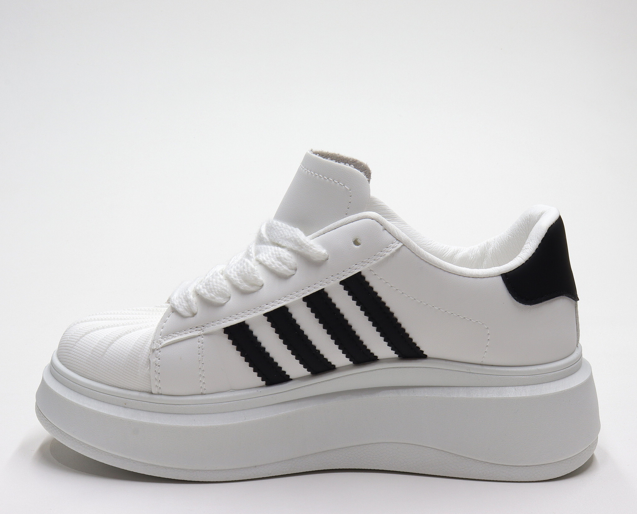 СКИДКА!Цена была 690р.Кроссовки (36-41)р. / шт. H3/3