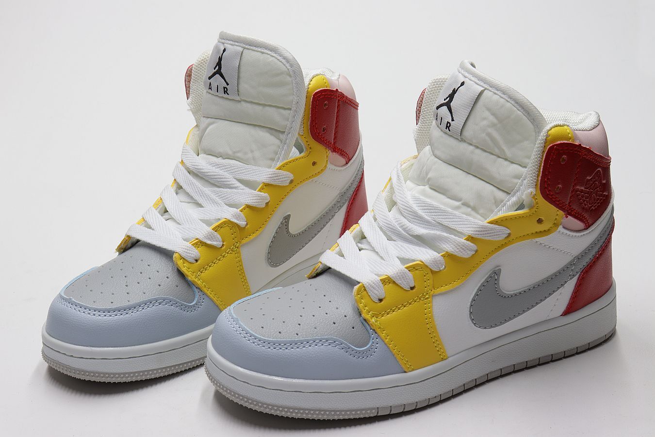 СКИДКА!Цена была 852р.Кроссовки (36-41)р. / шт. B21130-16