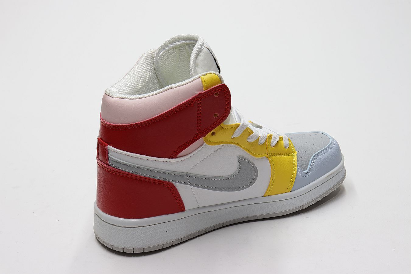 СКИДКА!Цена была 852р.Кроссовки (36-41)р. / шт. B21130-16