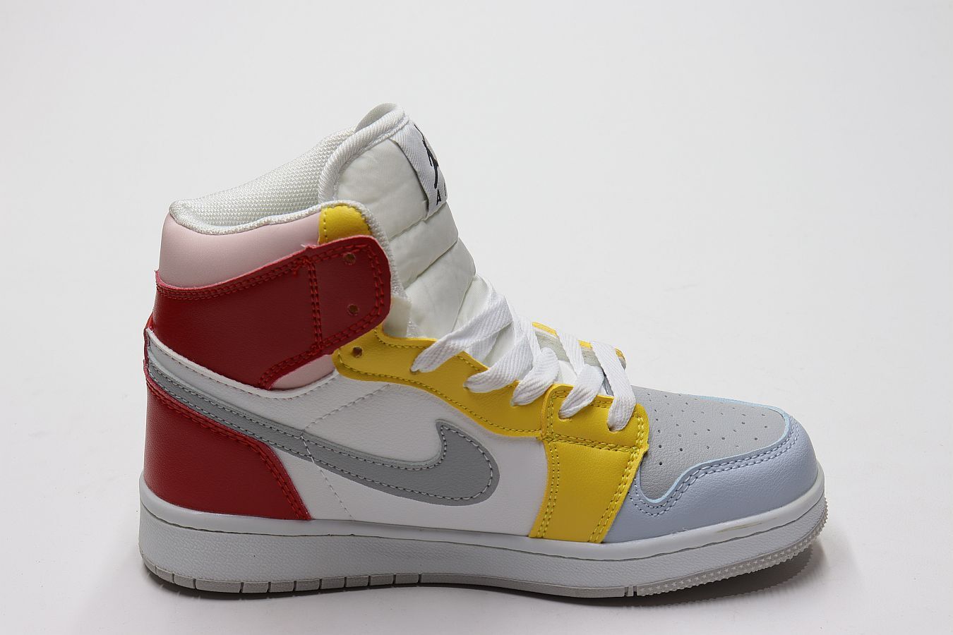 СКИДКА!Цена была 852р.Кроссовки (36-41)р. / шт. B21130-16