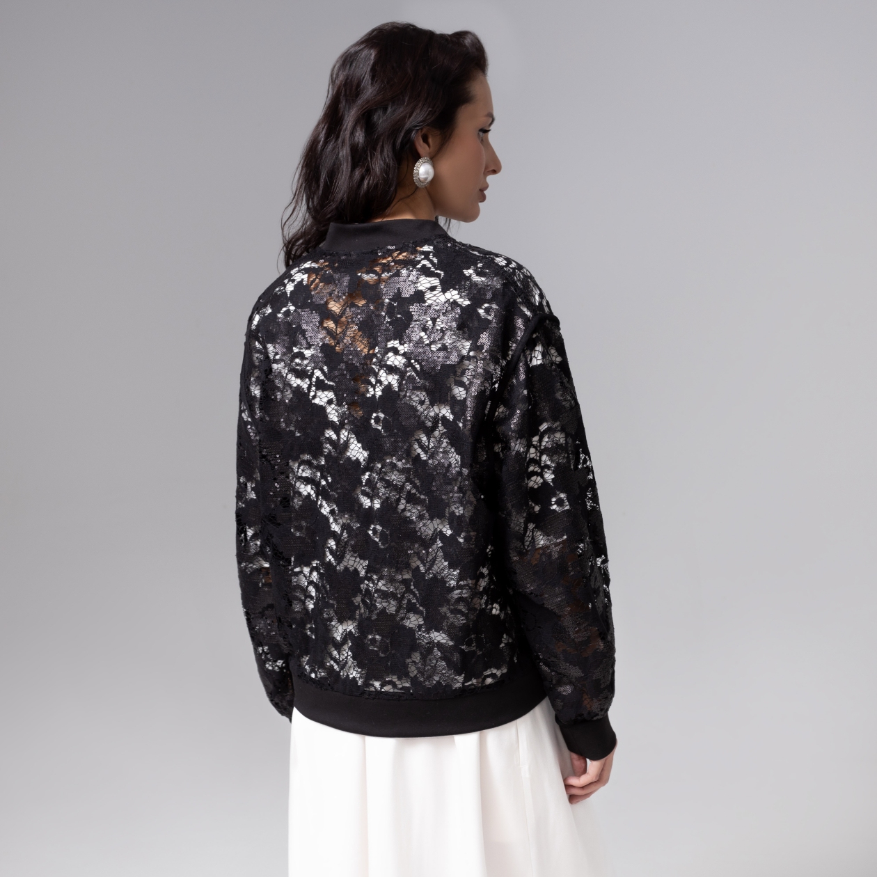 Бомбер с пайетками, расшитый, Секрет смелости (чёрный)