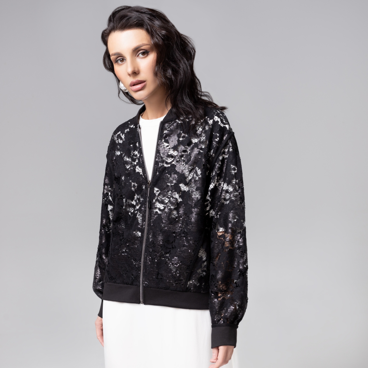 Бомбер с пайетками, расшитый, Секрет смелости (чёрный)