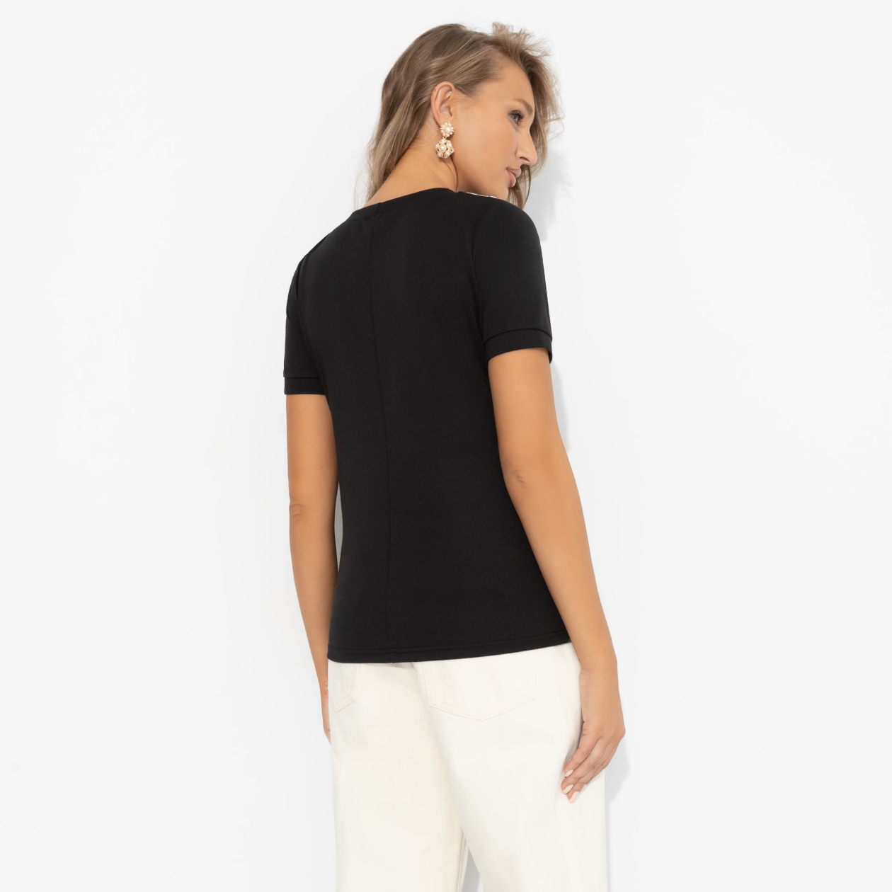 Футболка с воротничком, Ближе к себе