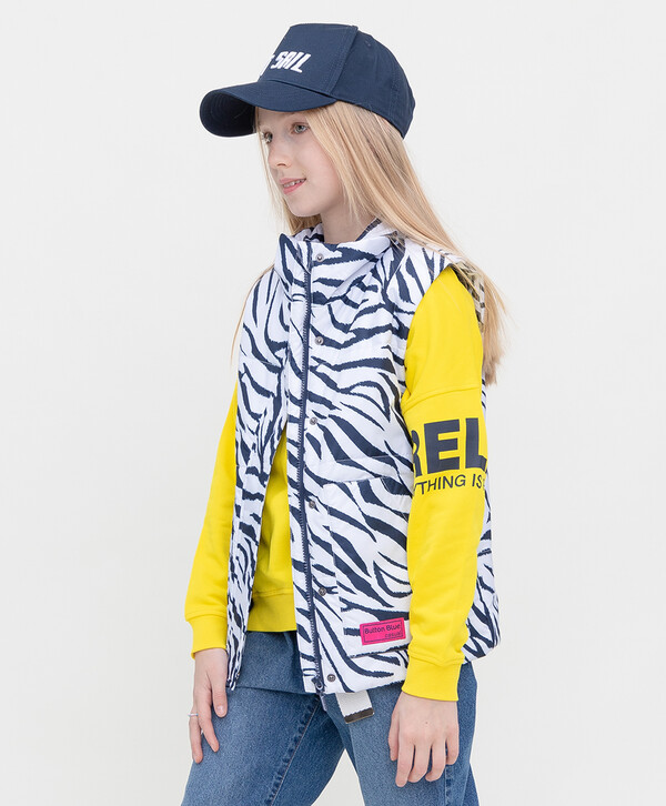 1075 р. 2150 р. Жилет с анималистичным принтом Button Blue