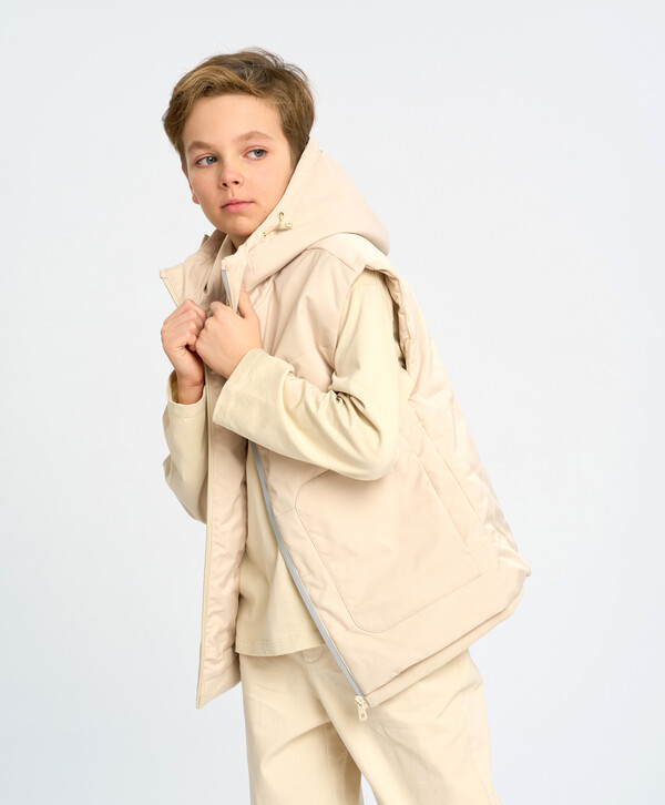 2080 р. 3200 р. Жилет детский утепленный молочный с капюшоном Button Blue