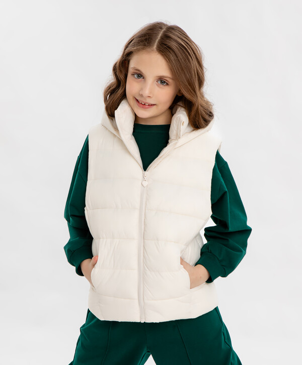 1755 р. 2700 р. Жилет с капюшоном утепленный молочный детский Button Blue