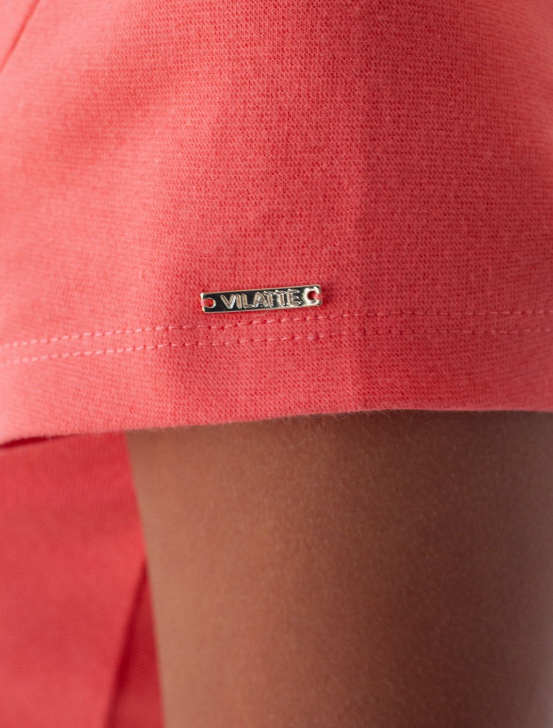 Футболка из плотного трикотажа с плетением риб 1*1