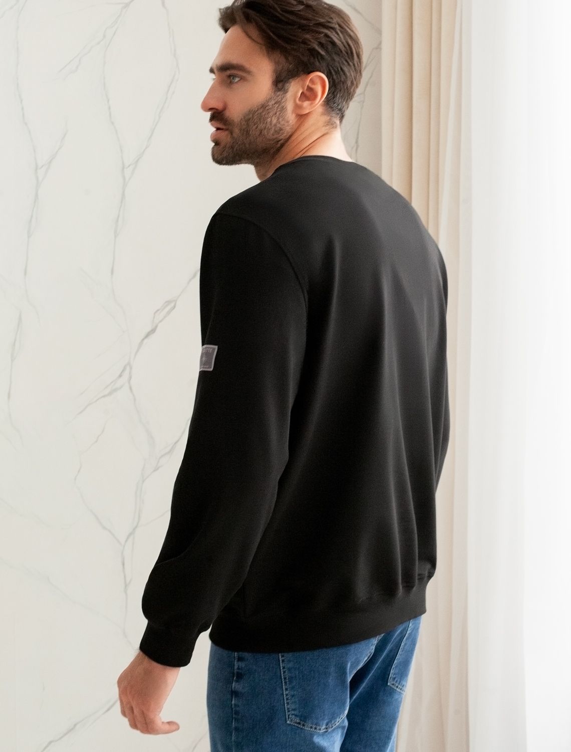 Джемпер с авторским принтом из легкого футера