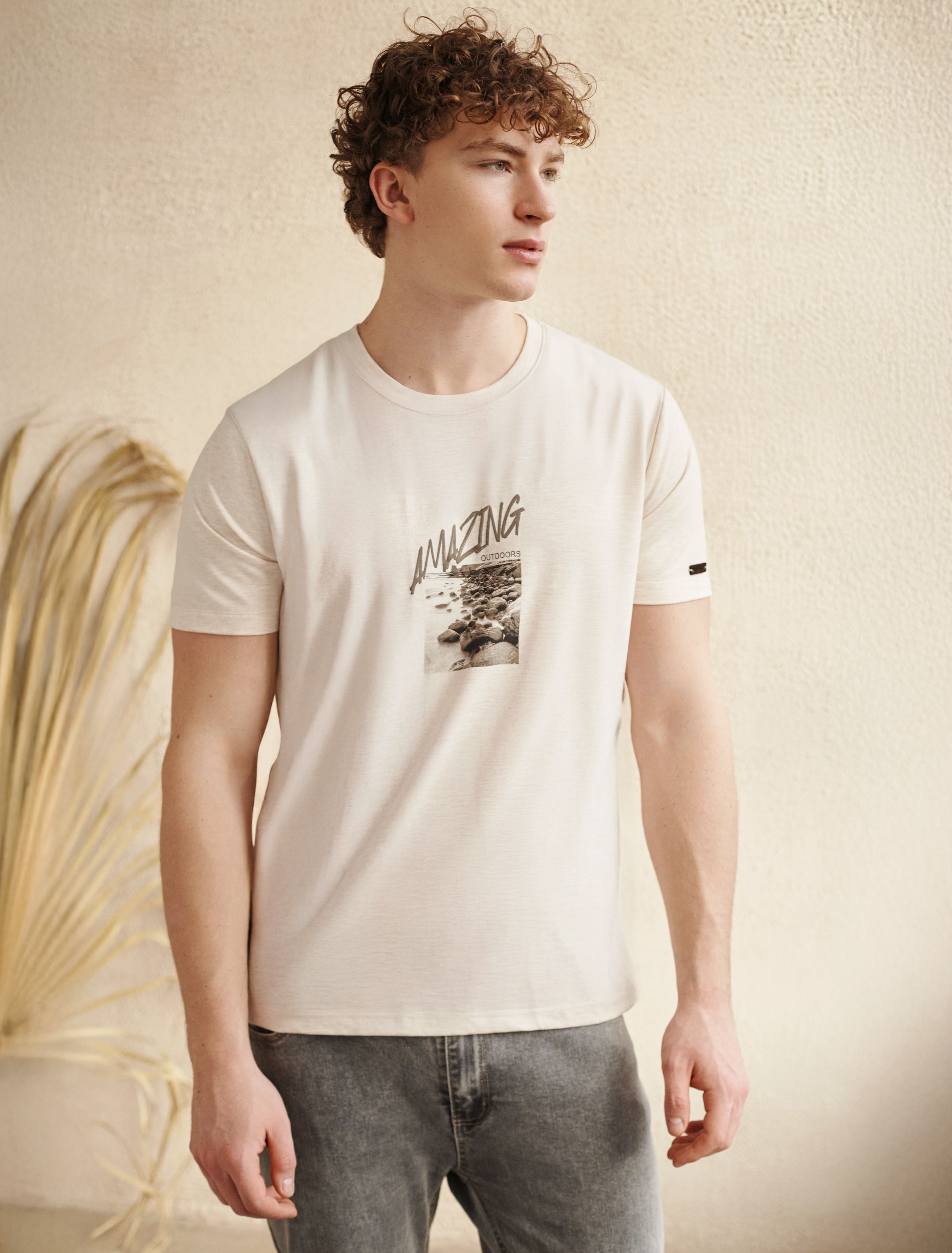 Футболка из премиального хлопка с авторским принтом