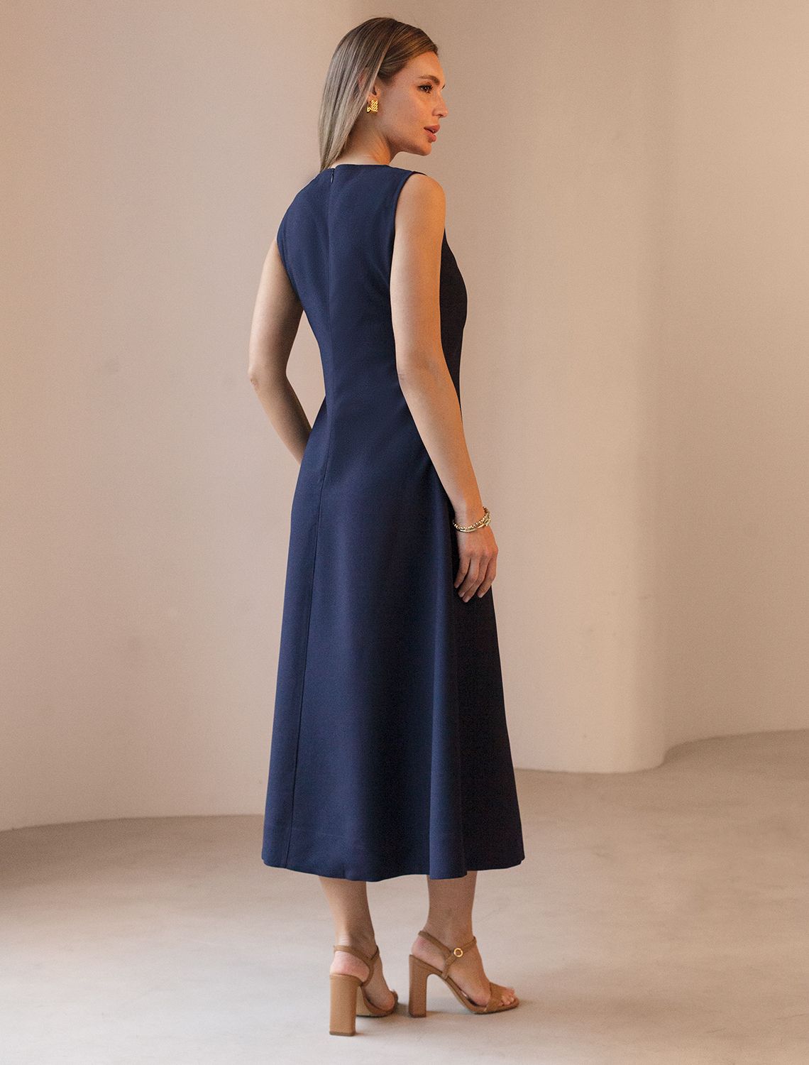 Платье из плотного лиоцелла