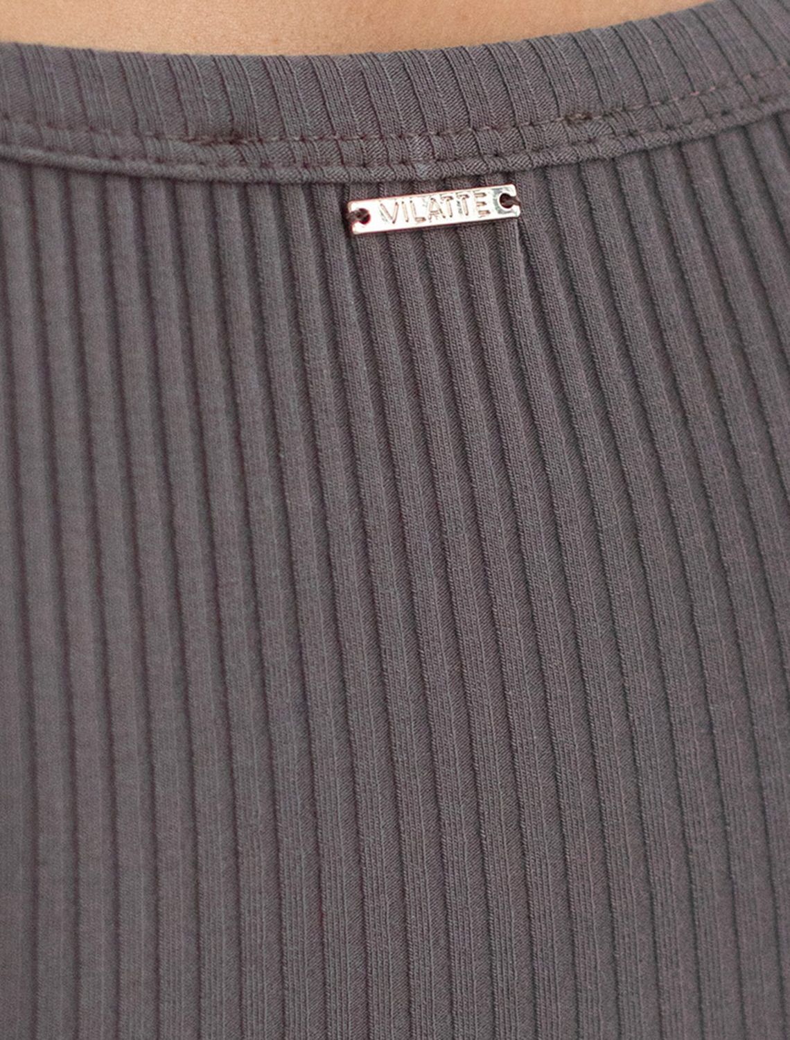 Топ из трикотажа в широкий рубчик