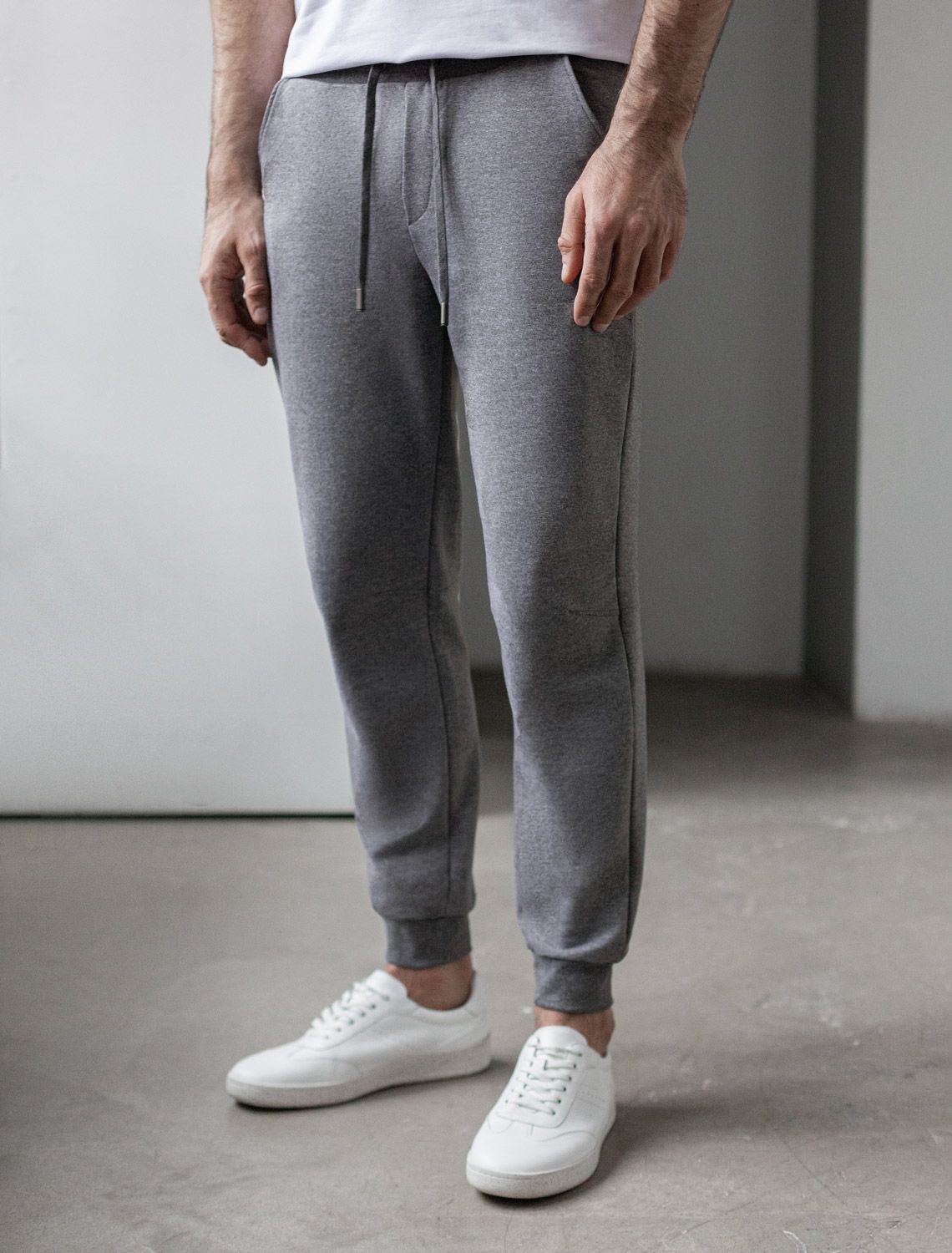 Брюки из тонкого футера с карманом на молнии