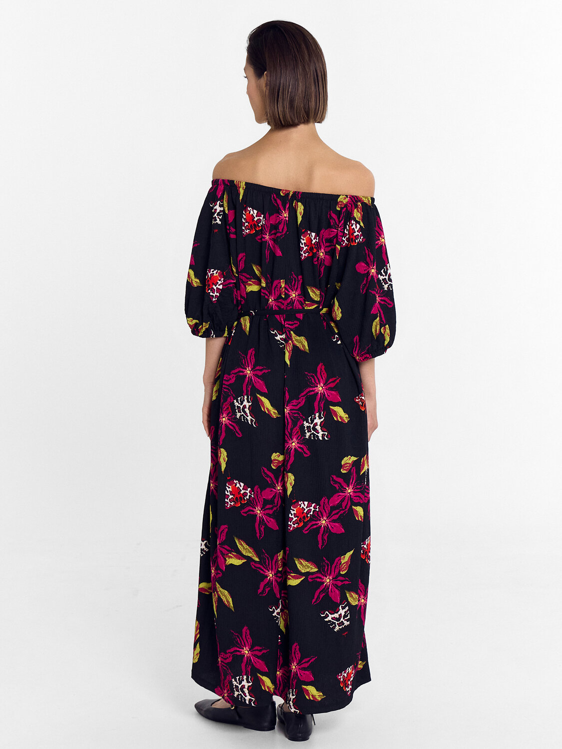 ст. цена1666руб.! MARK FORMELLE Платье 152639бабочки -цветы на черном