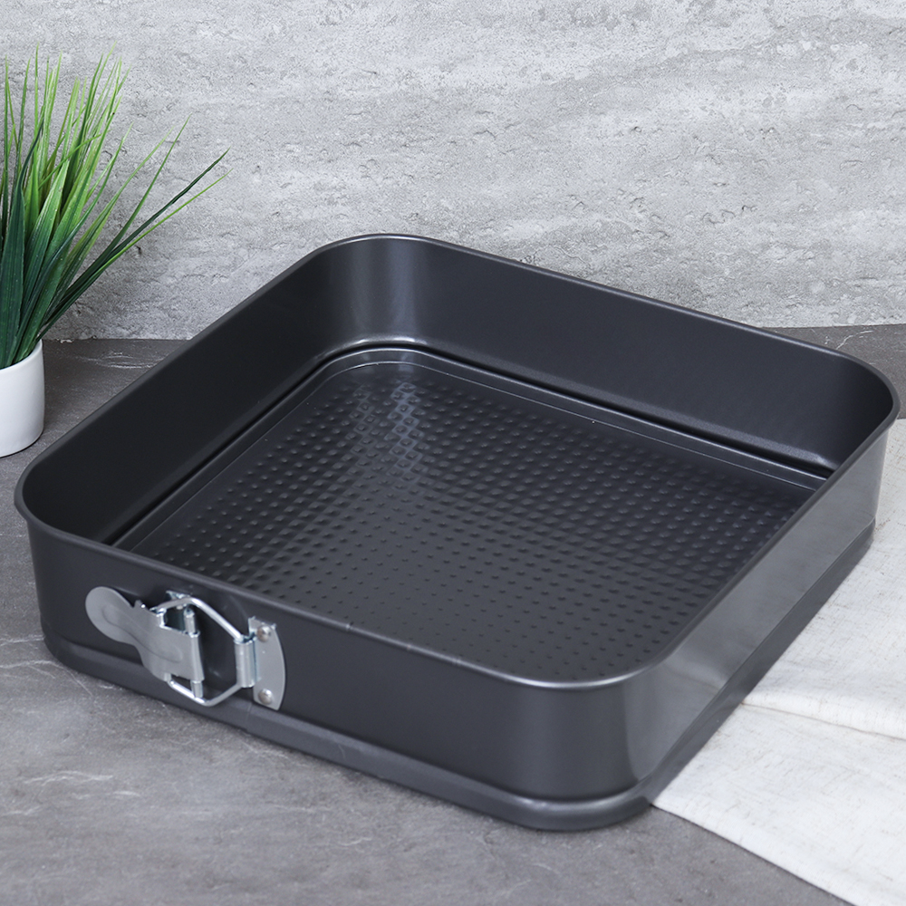 Форма для выпечки Набор из 3 штук с клипсой/ квадрат/ круг/ сердце / KS- 275 /уп 12/ 0,65/ 27х27х6, 26х6, 23х23х6