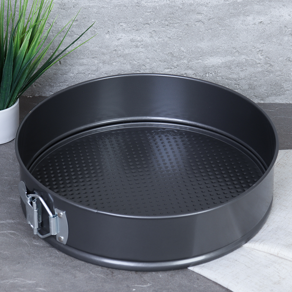 Форма для выпечки Набор из 3 штук с клипсой/ квадрат/ круг/ сердце / KS- 275 /уп 12/ 0,65/ 27х27х6, 26х6, 23х23х6