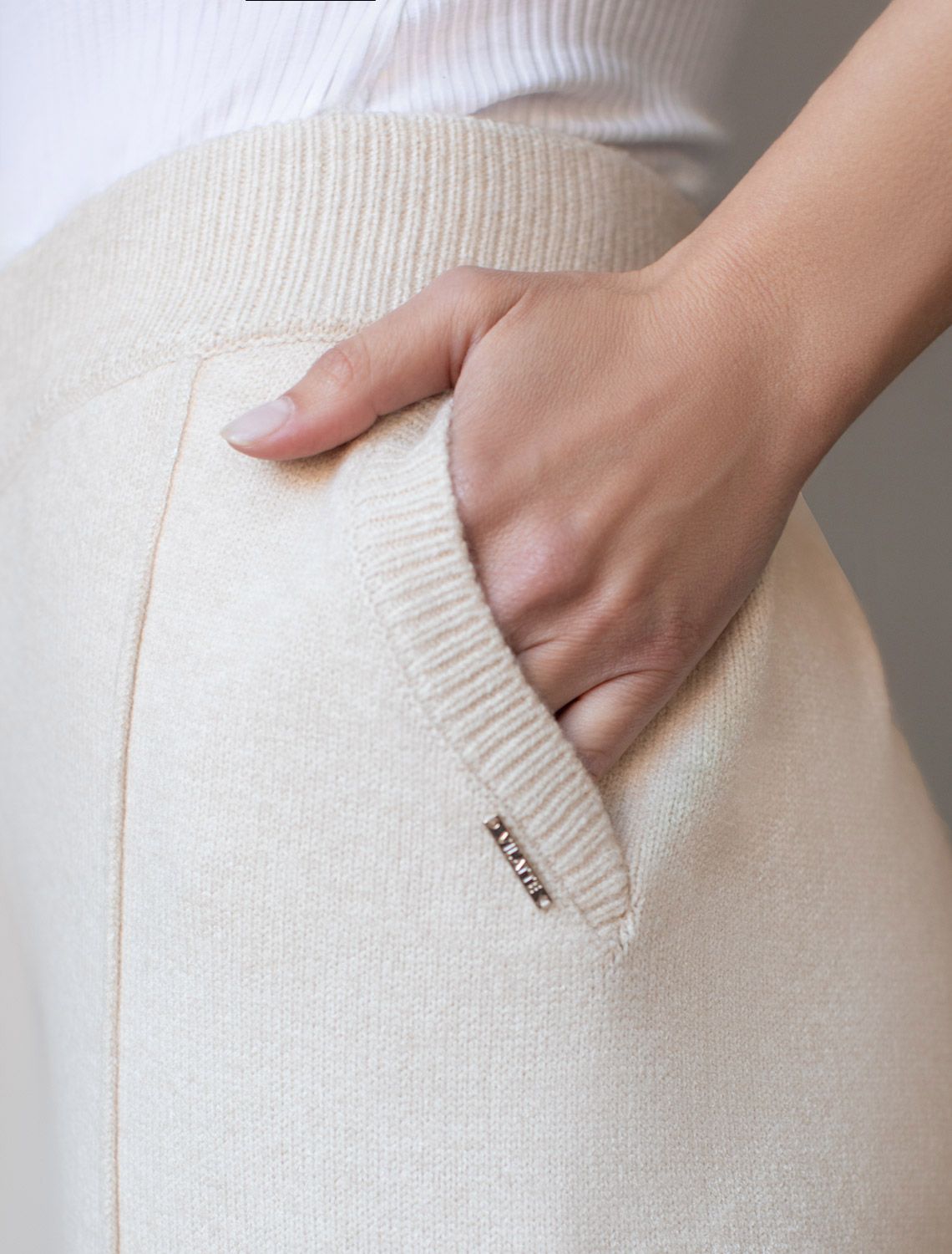 Ст.цена 2590р Прямые брюки из пряжи с кашемиром D38.012 овсяный меланж