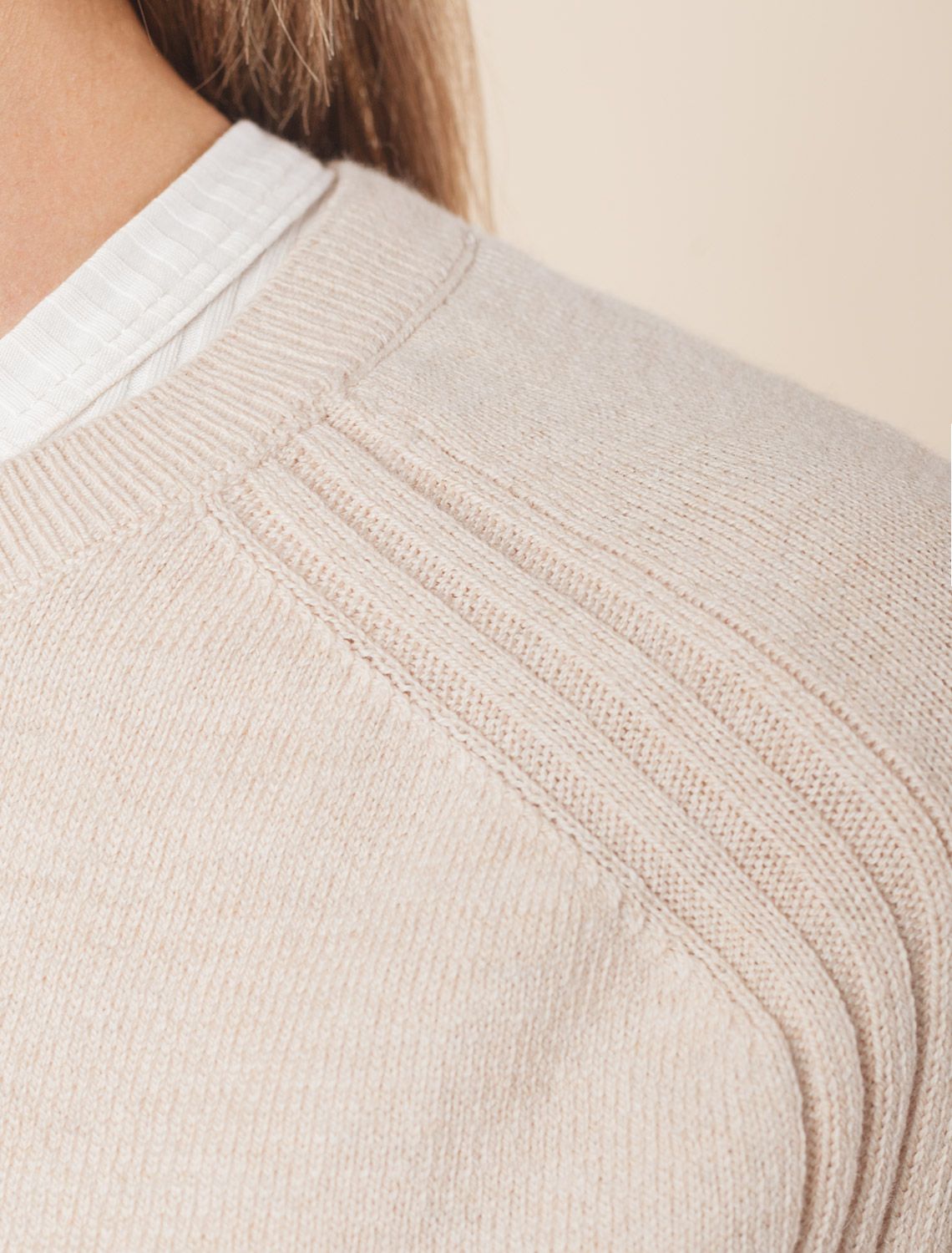 Ст.цена 2150р Джемпер тонкой вязки из хлопка с кашемиром D39.350 бежевый меланж