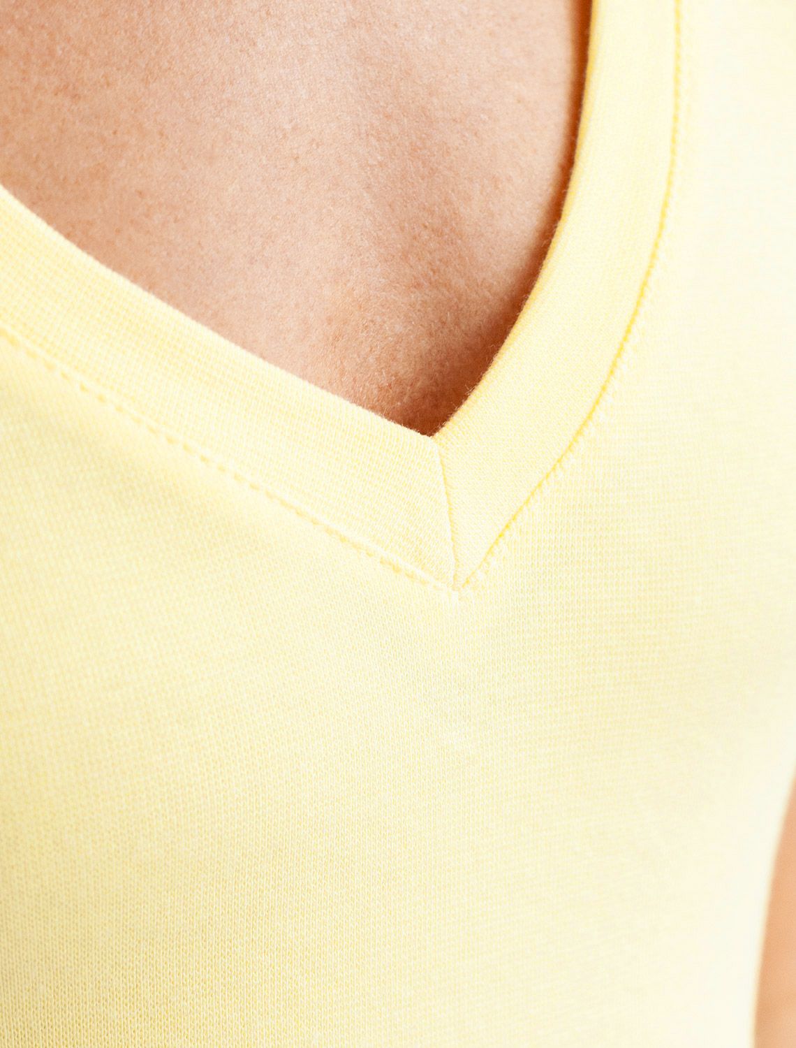 Ст.цена 1150р Футболка из плотного трикотажа с плетением риб 1*1 D49.126 шардоне