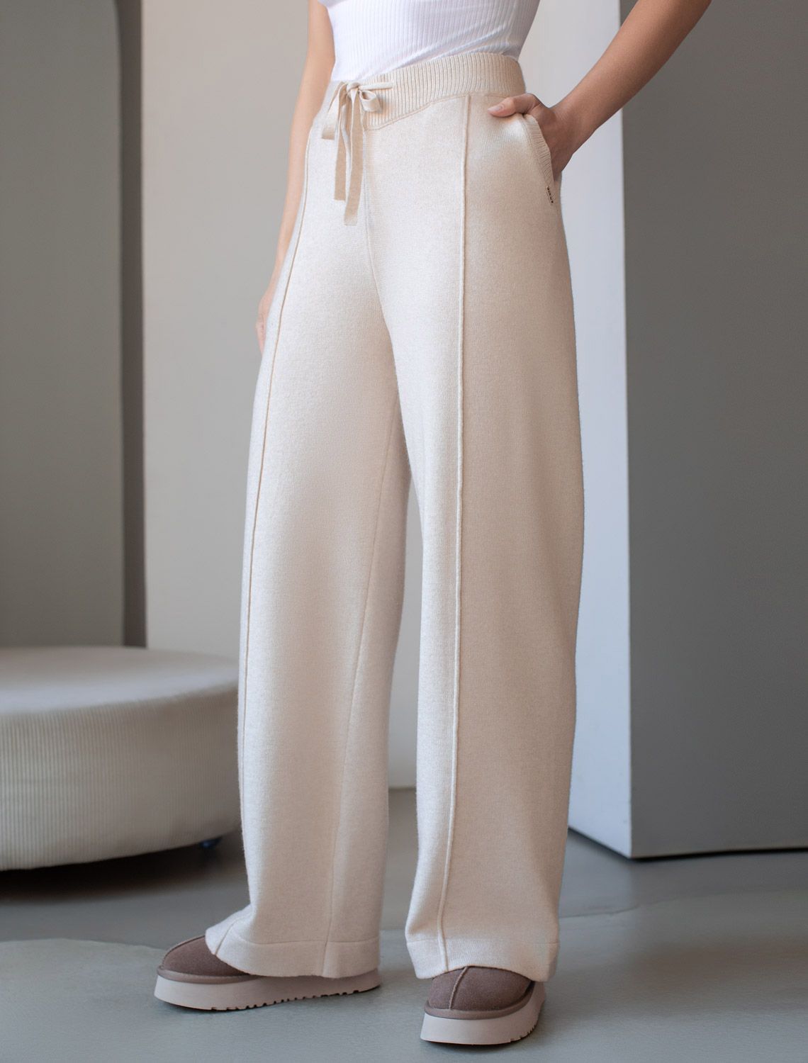 Ст.цена 2590р Прямые брюки из пряжи с кашемиром D38.012 овсяный меланж