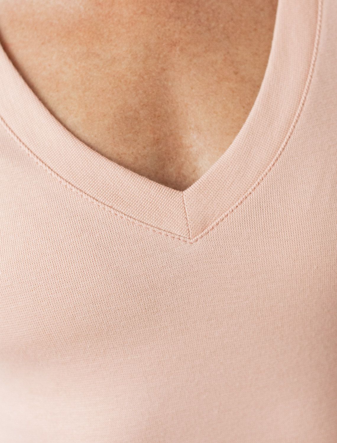 Ст.цена 1150р Футболка из плотного трикотажа с плетением риб 1*1 D49.126 пудра