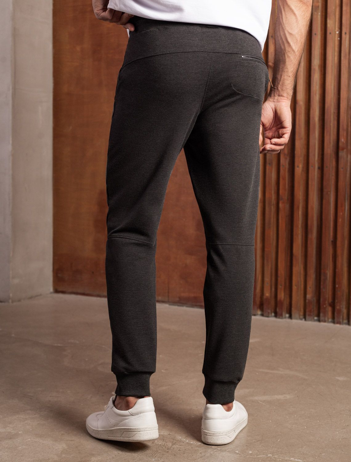 Ст.цена 1990р Брюки из тонкого футера с карманом на молнии U44.005 т.серый меланж