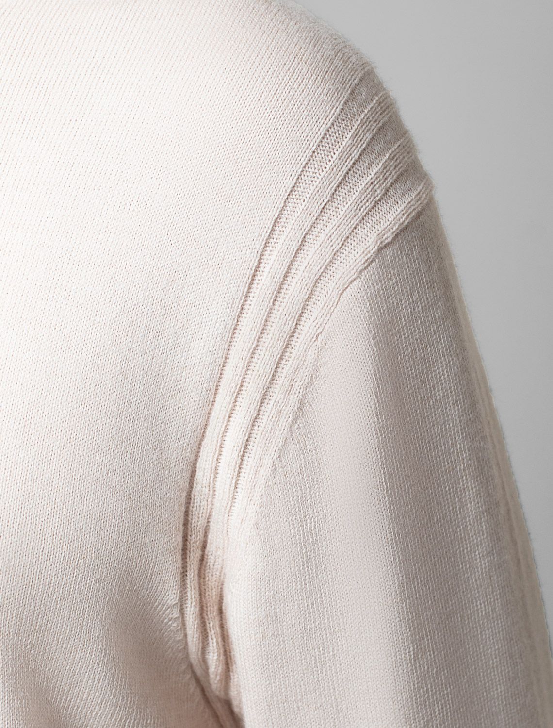 Ст.цена 2190р Свитер тонкой вязки из хлопка с кашемиром D34.199 бежевый меланж