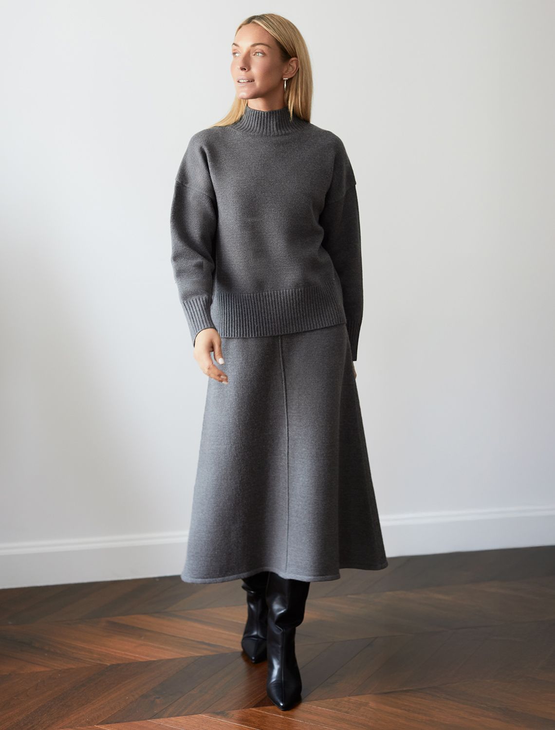 Ст.цена 1990р Юбка А-силуэта из пряжи с кашемиром D36.016 темно-серый меланж