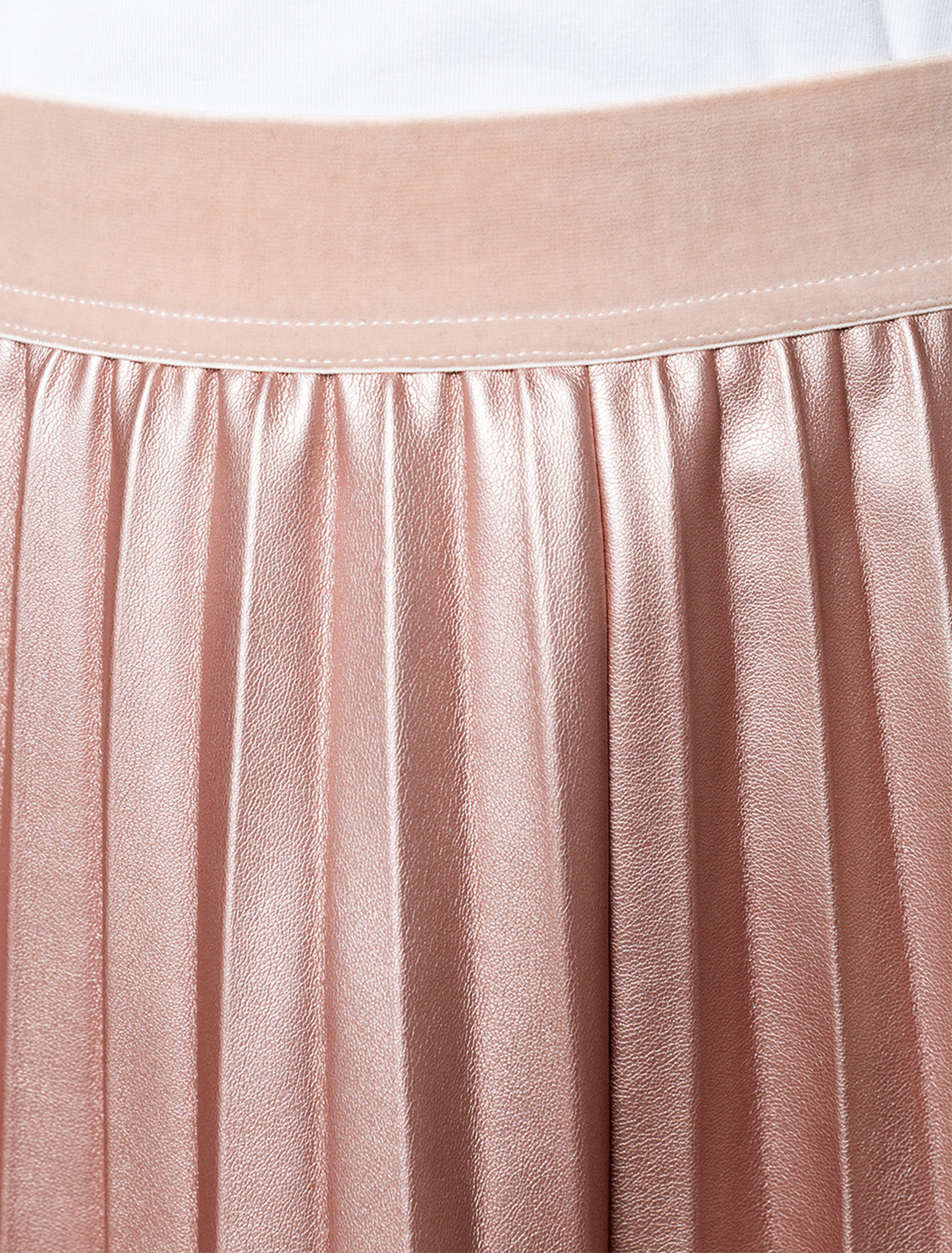 Юбка на резинке из эко-кожи с перламутровым покрытием