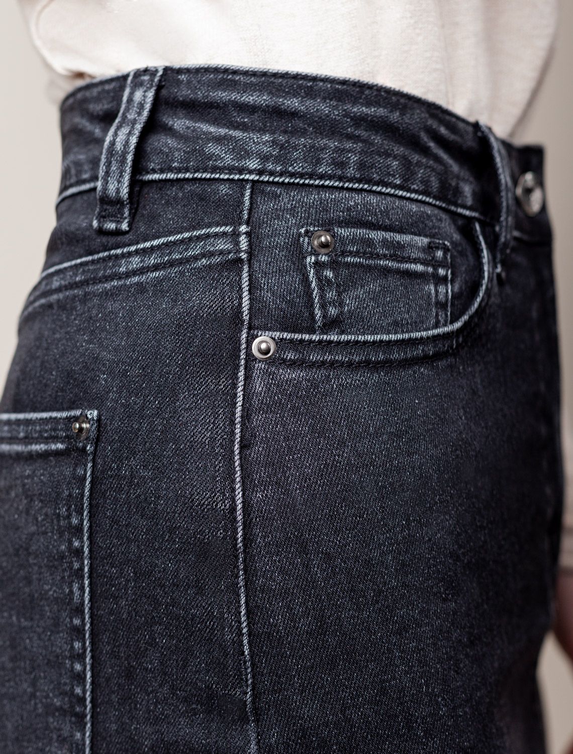 Джинсовая юбка из плотной эластичной джинсы 13OZ.