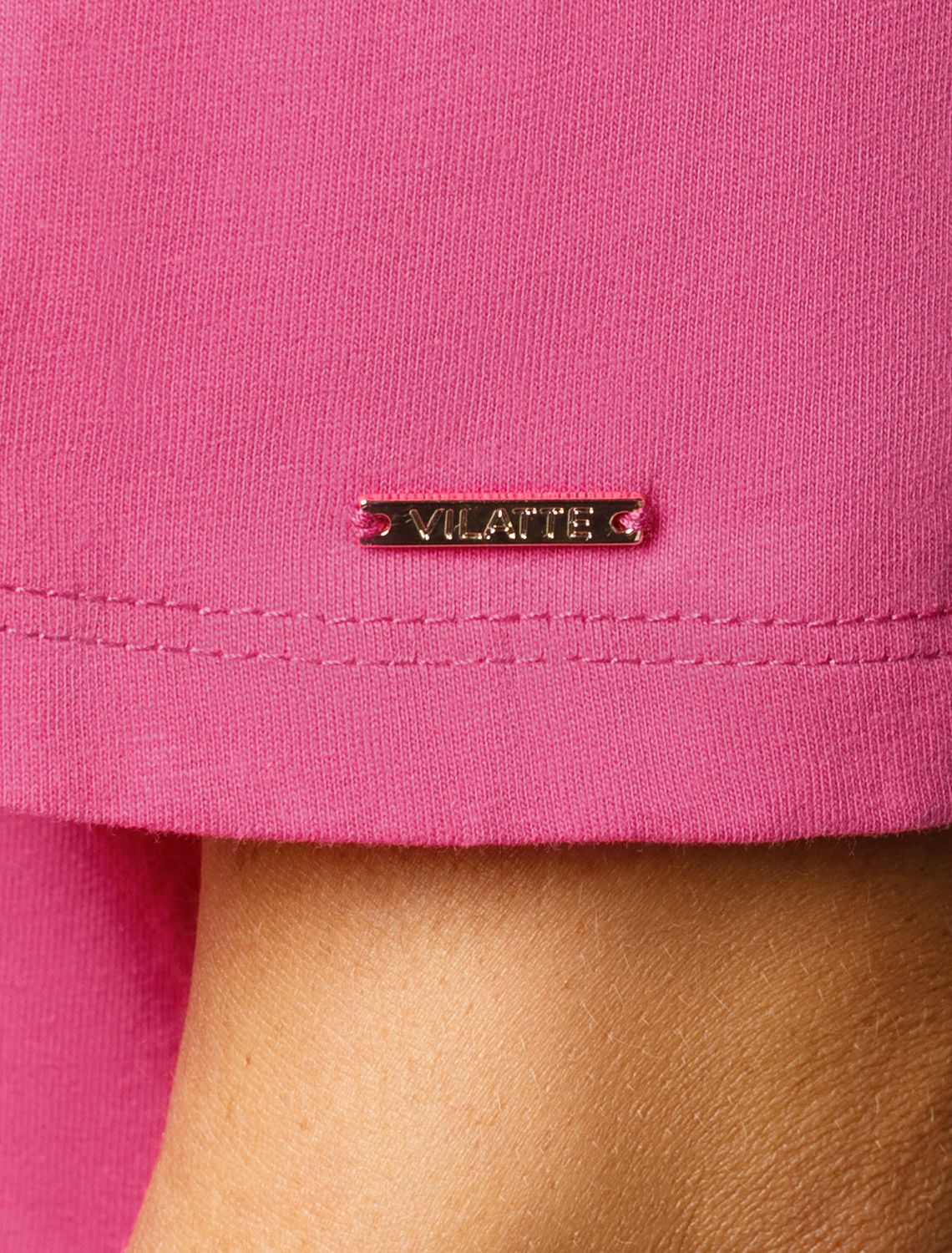 Футболка из 100% хлопка с V-образным вырезом