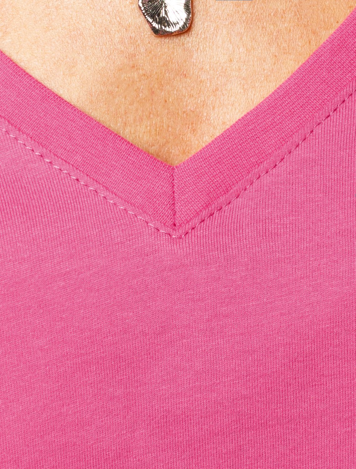 Футболка из 100% хлопка с V-образным вырезом