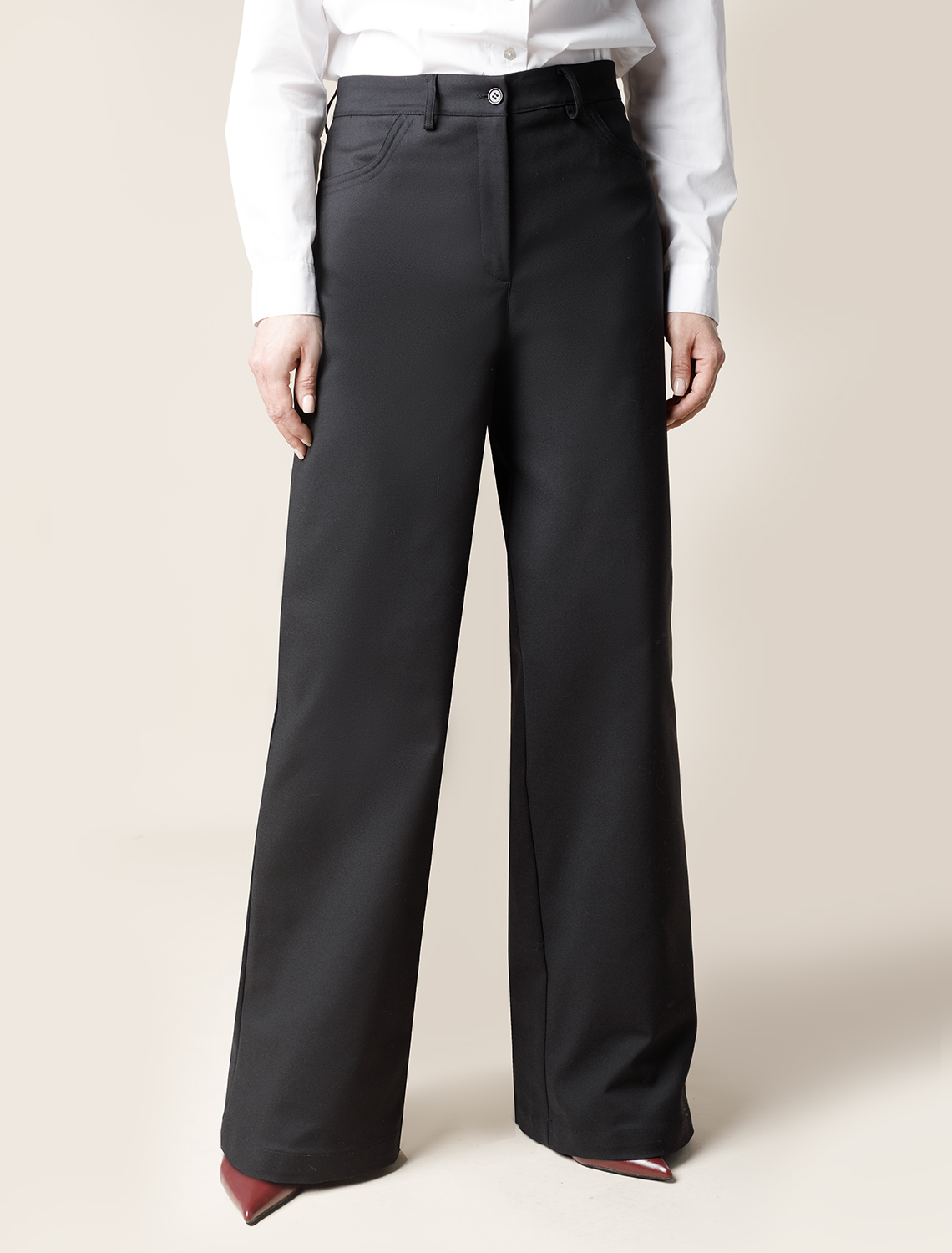 Брюки-трубы из плотной эластичной ткани из хлопка с нейлоном