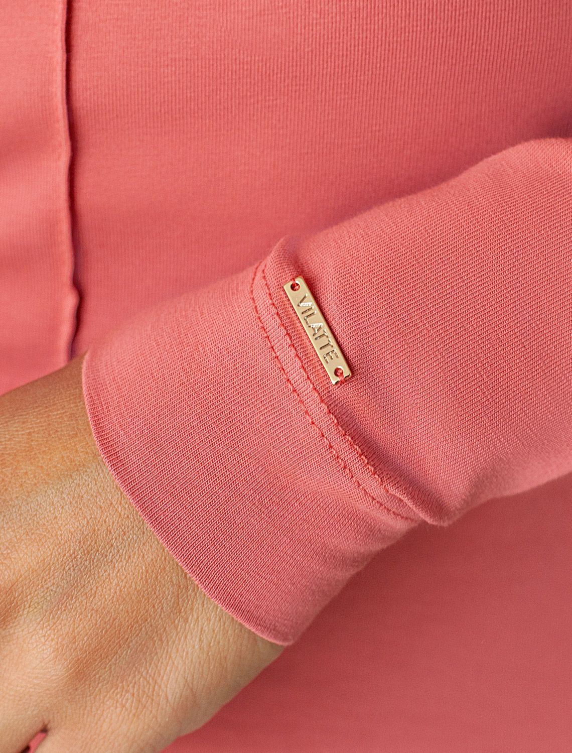 Джемпер с цельнокроеным воротом из премиального хлопка