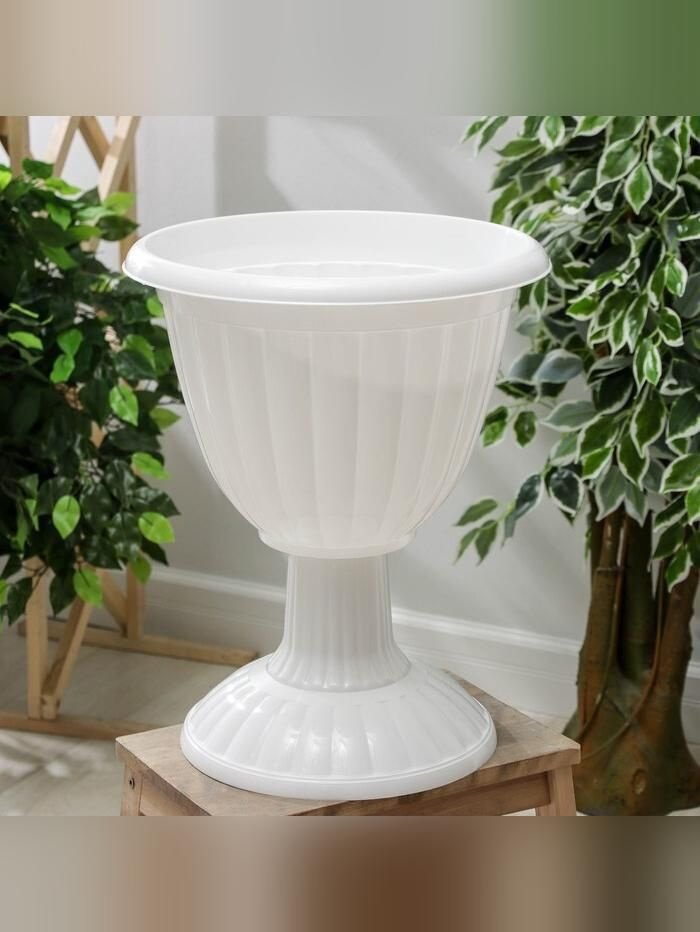 Пластик Вазон Жасмин 12л Бел. низкая ножка