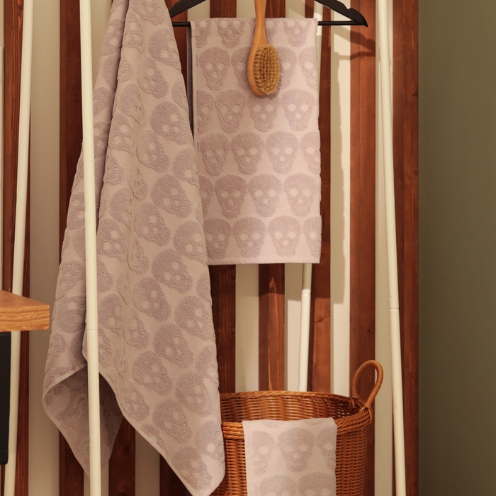 Полотенце махровое Love Life «Sculls» 70×140 см, светло-розовый, 100% хл, 450 г/м²