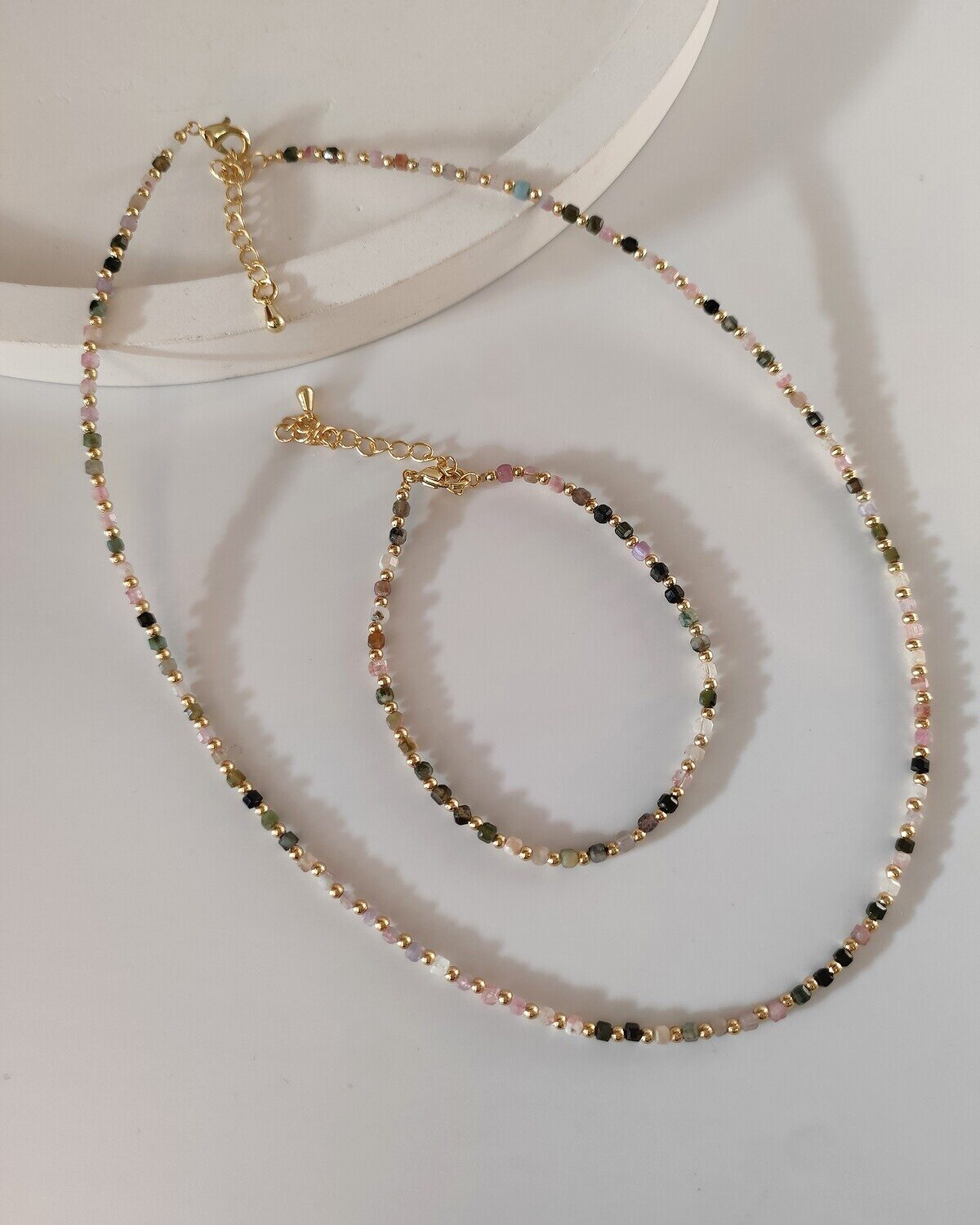 Комплект из натуральных камней и кристаллов