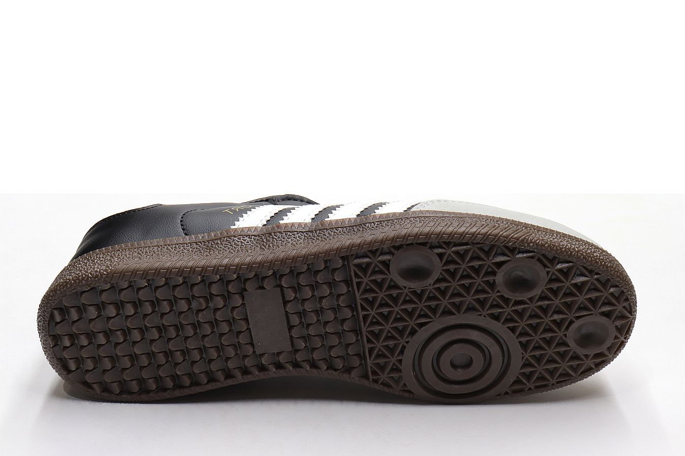 СКИДКА! Цена была 790р.Кроссовки (41-46)р. / шт. 272/3