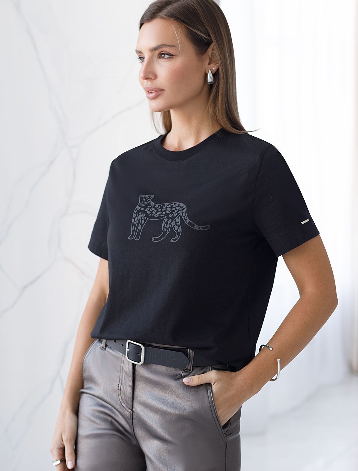 Футболка из премиального хлопка с авторским принтом