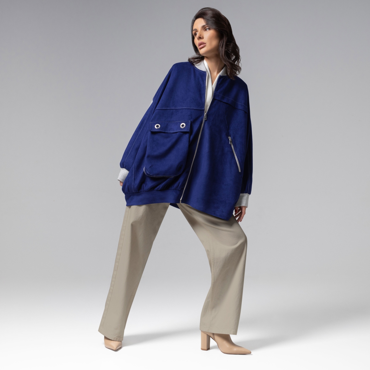 Ст.цена 2750р. Бомбер объемного кроя с карманами, Стильное вложение (oversize, L-XL)