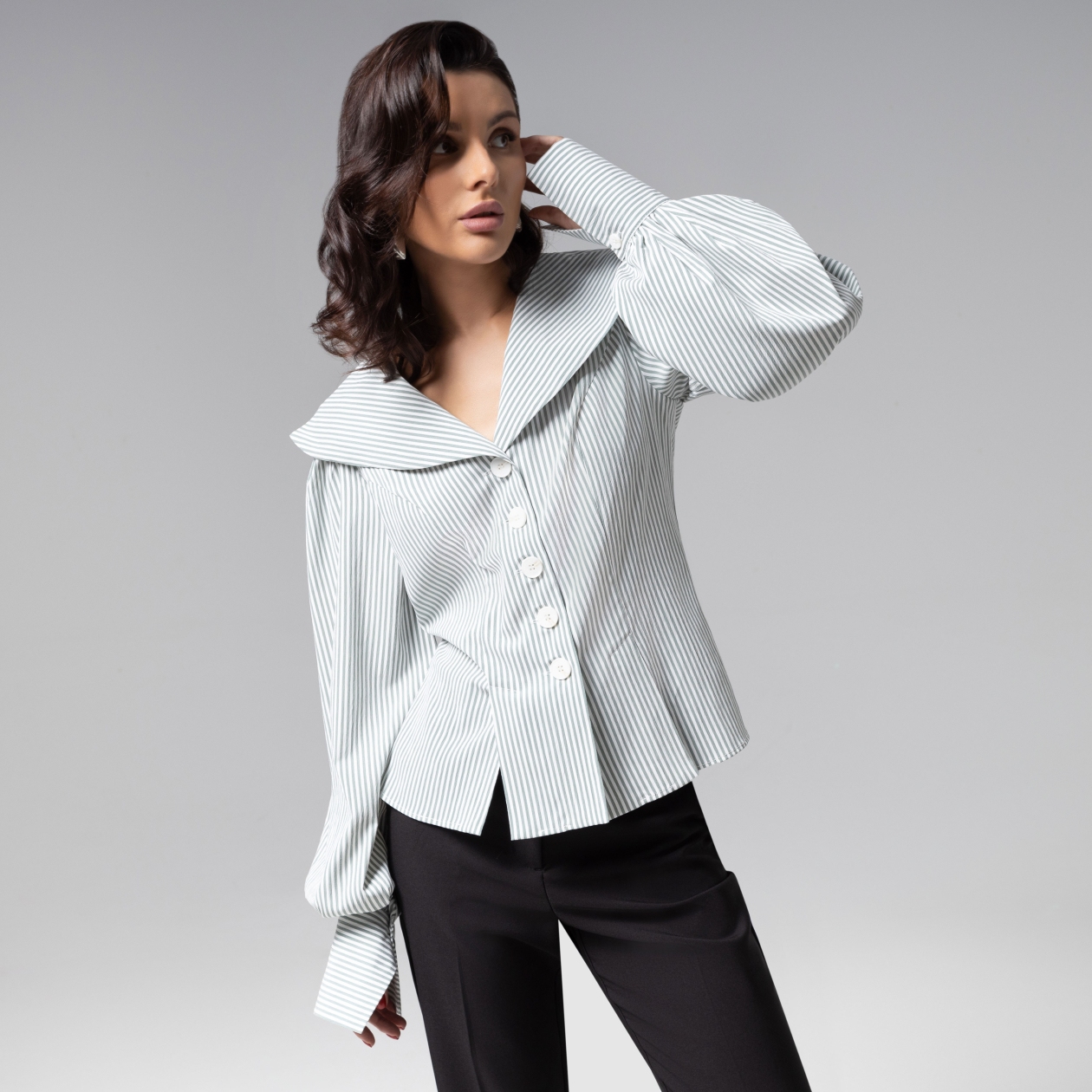 Ст.цена 2390р. Блуза приталенного силуэта, Кутюр в голове