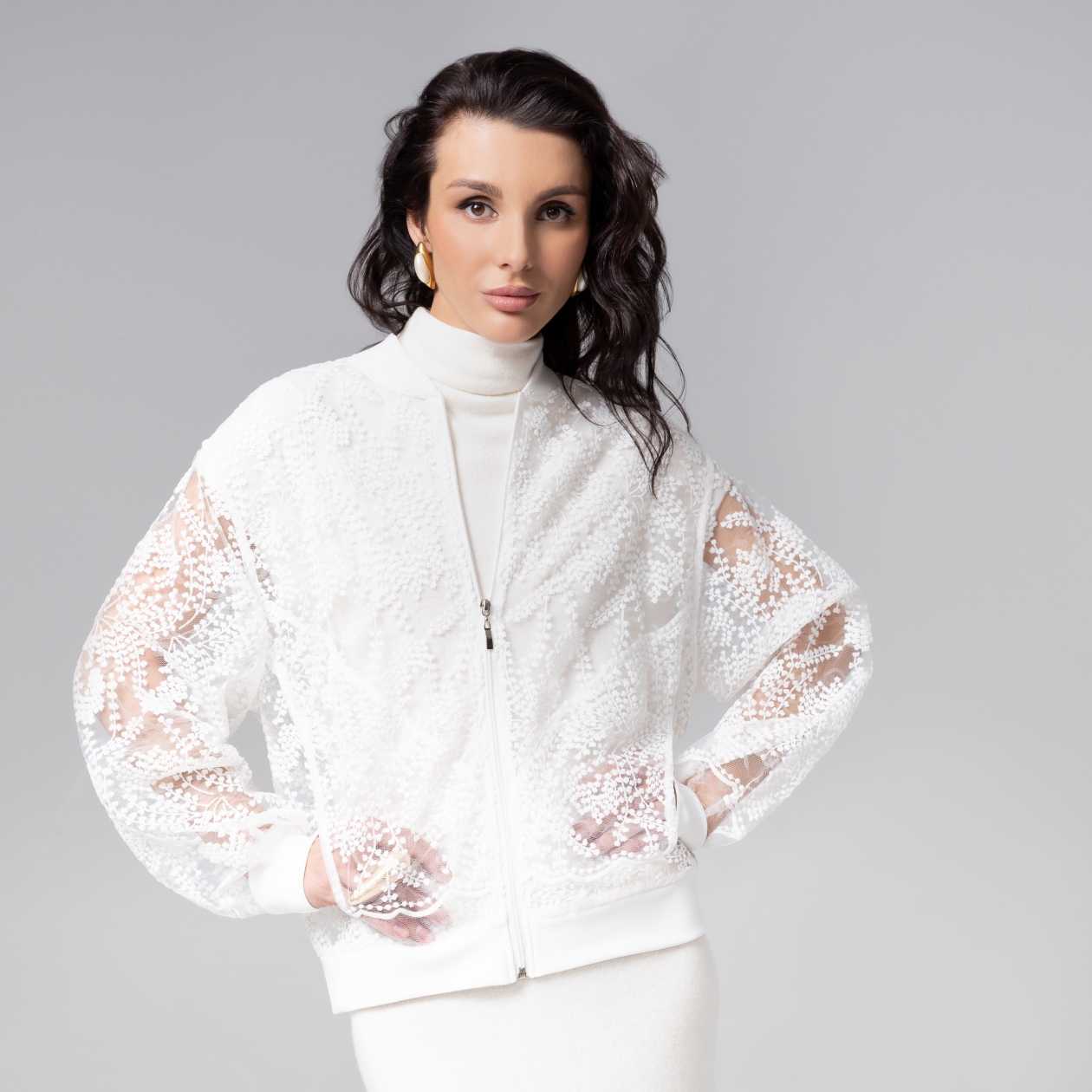 Ст.цена 2750р. Бомбер кружевной с вышивкой, Секрет смелости (белоснежный)