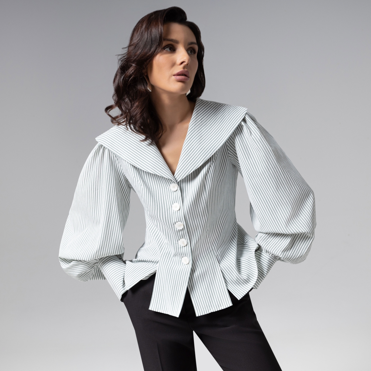 Ст.цена 2390р. Блуза приталенного силуэта, Кутюр в голове